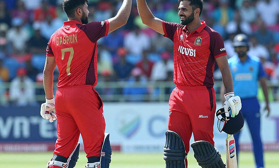 क्राइस्टचर्च में 2-0, पर स्कोरकार्ड ने मिडिल ओवर्स की दरार छिपाई